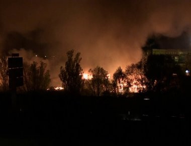 Γαλλία: Προσφυγικός καταυλισμός καταστράφηκε από μεγάλη φωτιά που ξέσπασε (φωτό, βίντεο)